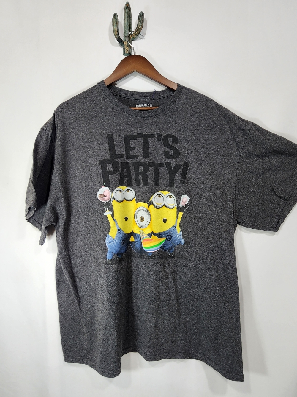 Despicable Me Minions "Let's Party" Gray Graphic Tee Size 2XL